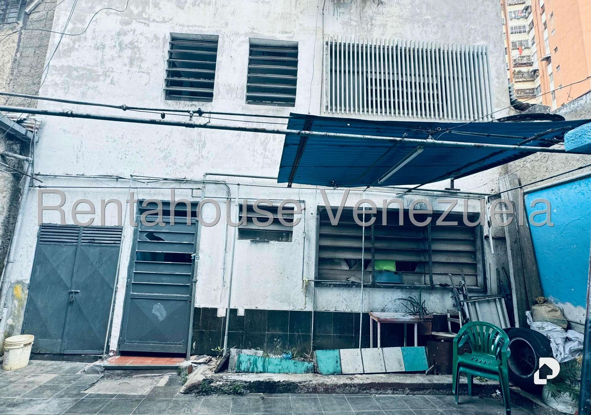 Edificio en Parroquia Altagracia, Caracas – 12