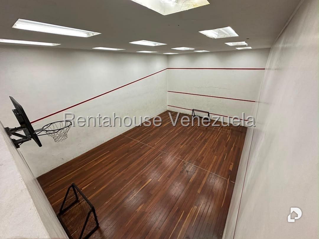 Apartment in Los Dos Caminos, Caracas – 4