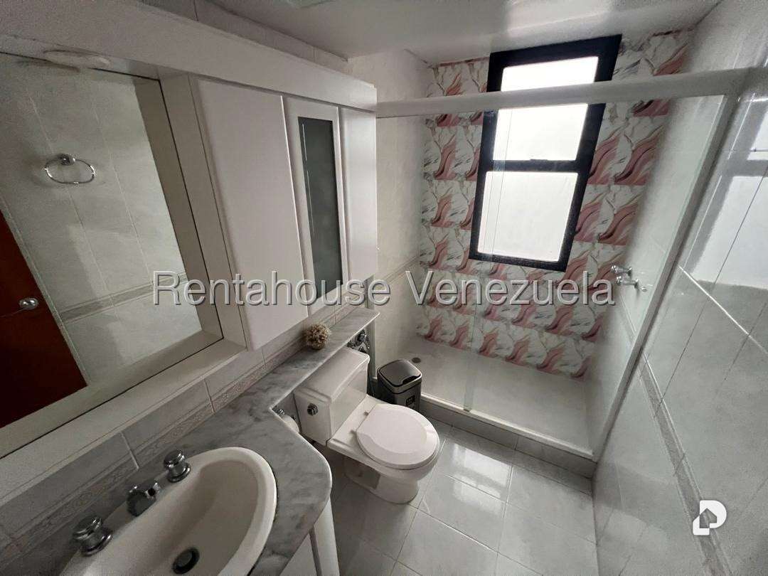 Apartment in Los Dos Caminos, Caracas – 8