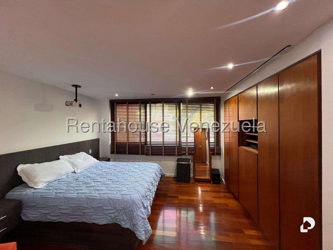 Apartment in Los Dos Caminos, Caracas – 11