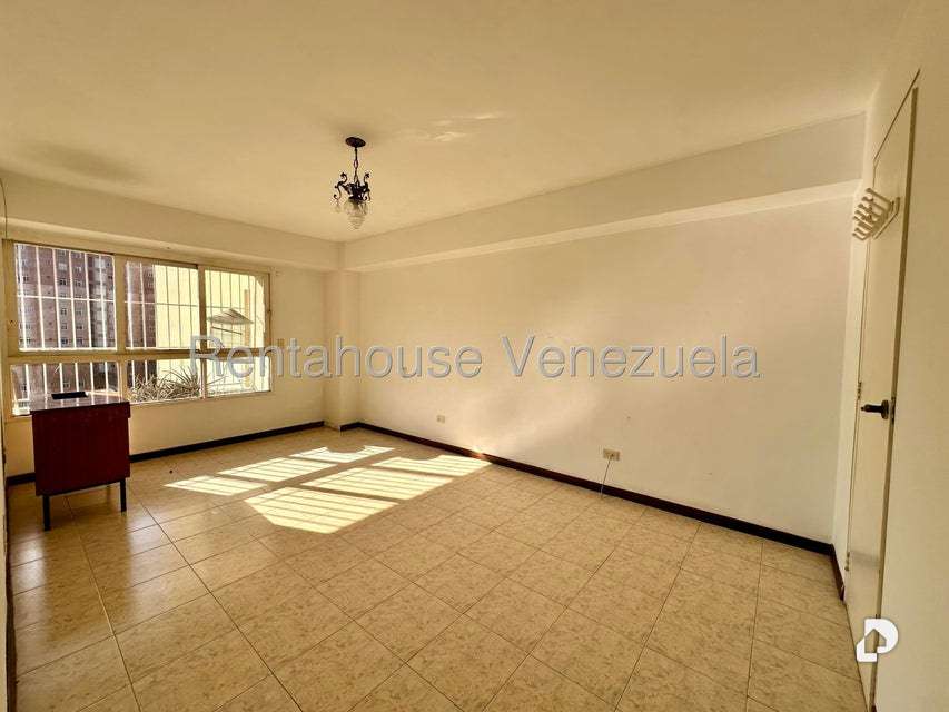 Apartamento en Las Esmeraldas, Caracas – 7