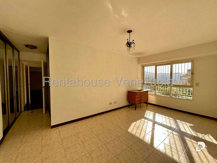 Apartamento en Las Esmeraldas, Caracas – 8