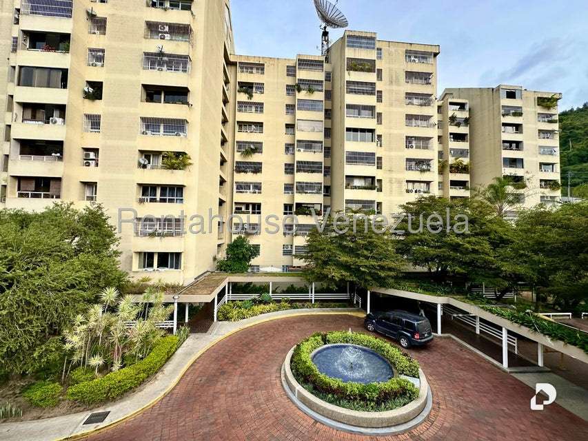 Apartamento en Las Esmeraldas, Caracas – 1