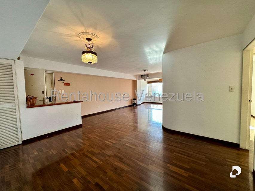 Apartamento en Las Esmeraldas, Caracas – 5