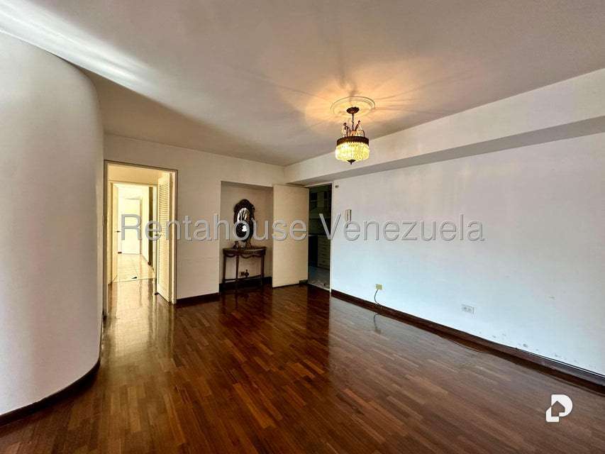 Apartamento en Las Esmeraldas, Caracas – 6