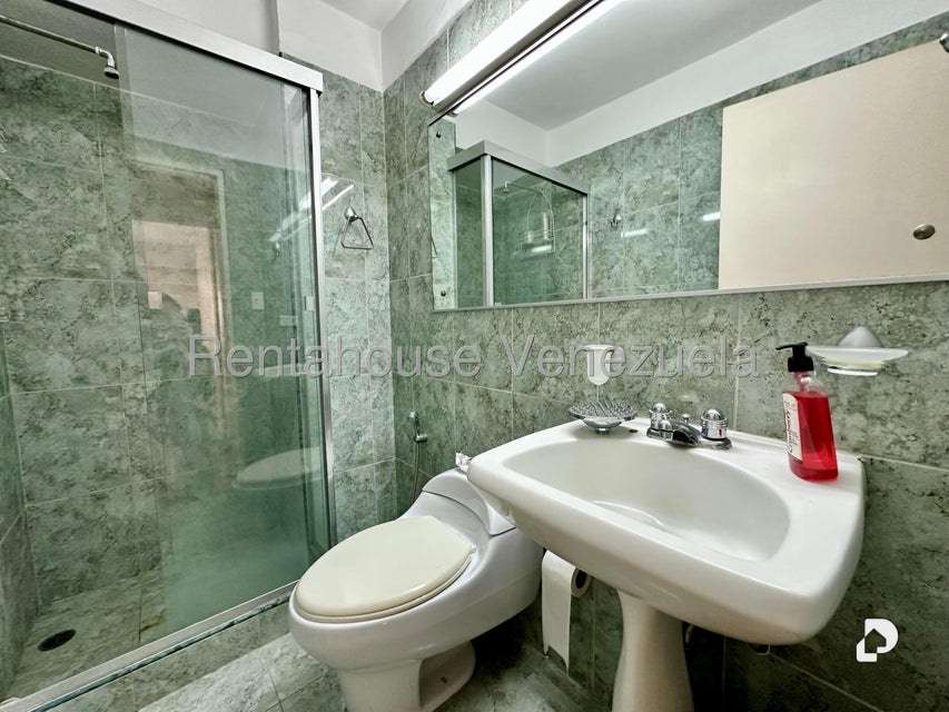 Apartamento en Las Esmeraldas, Caracas – 12