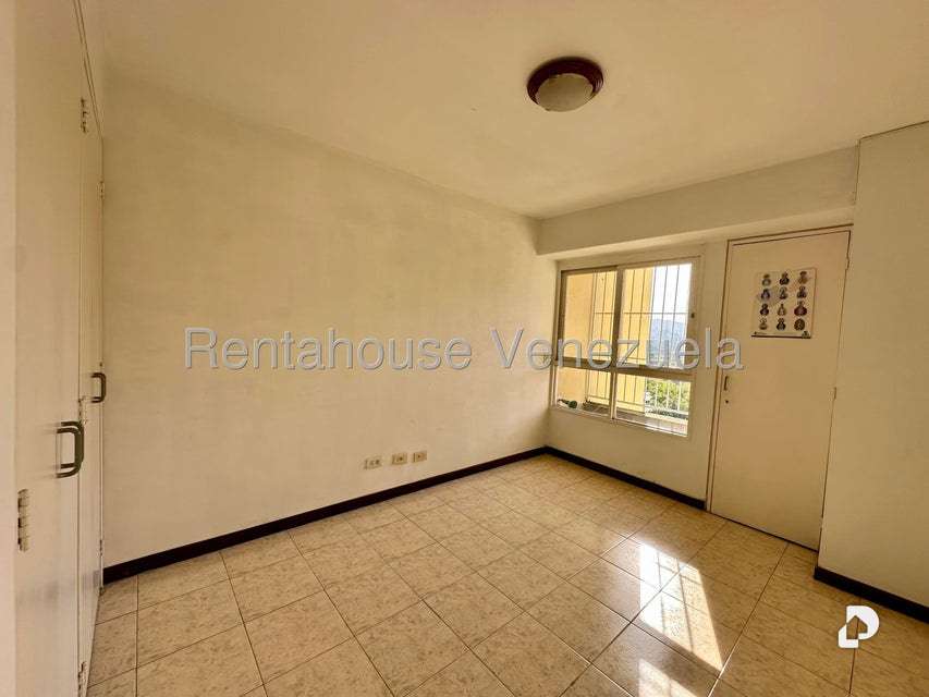Apartamento en Las Esmeraldas, Caracas – 10