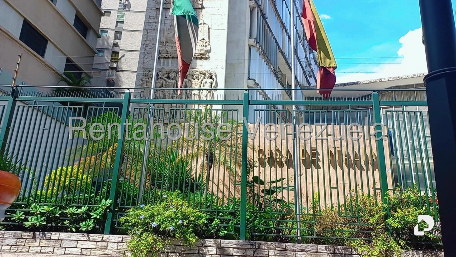 Local comercial en Parroquia La Candelaria, Caracas – 1