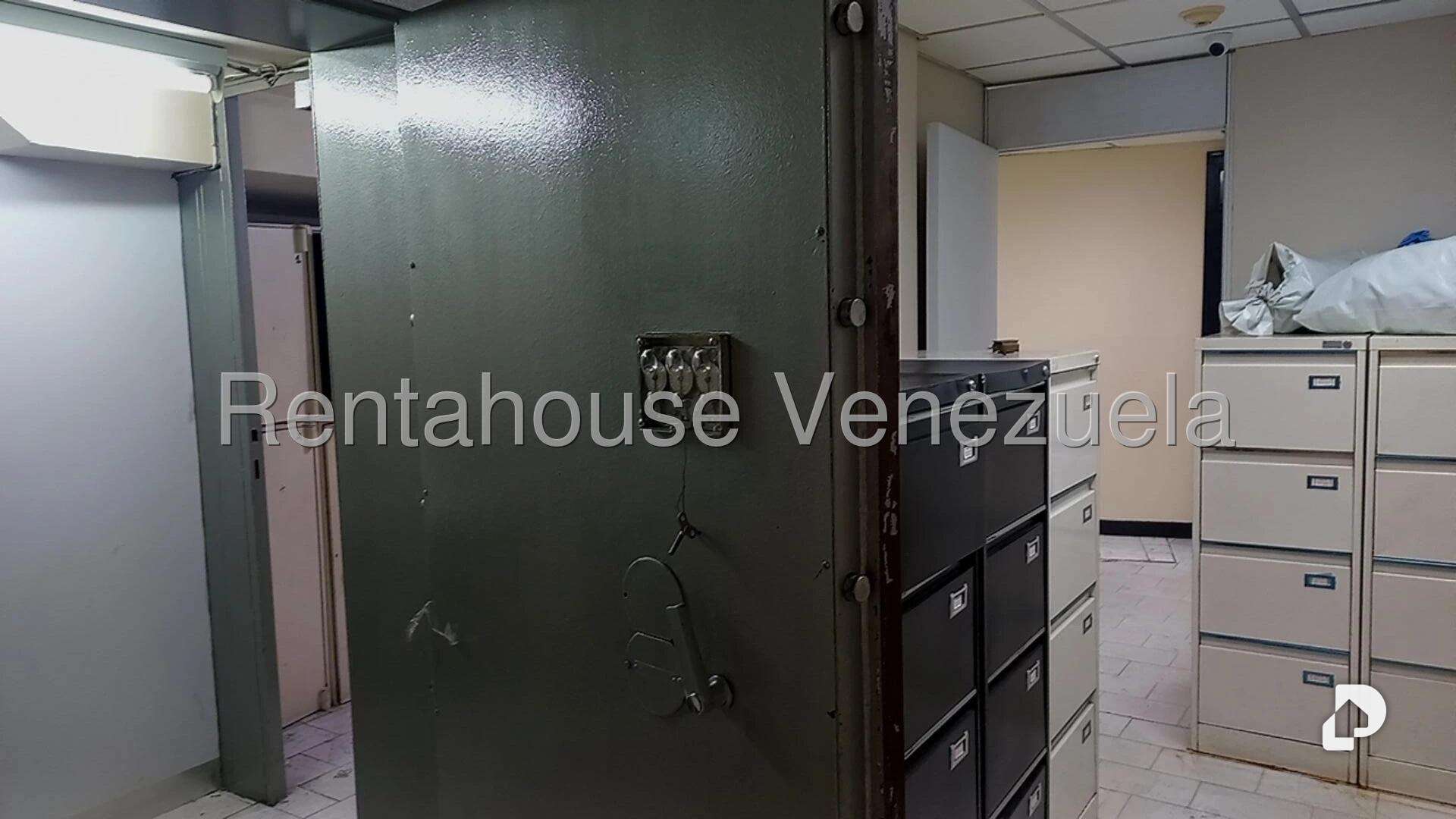 Local comercial en Parroquia La Candelaria, Caracas – 12