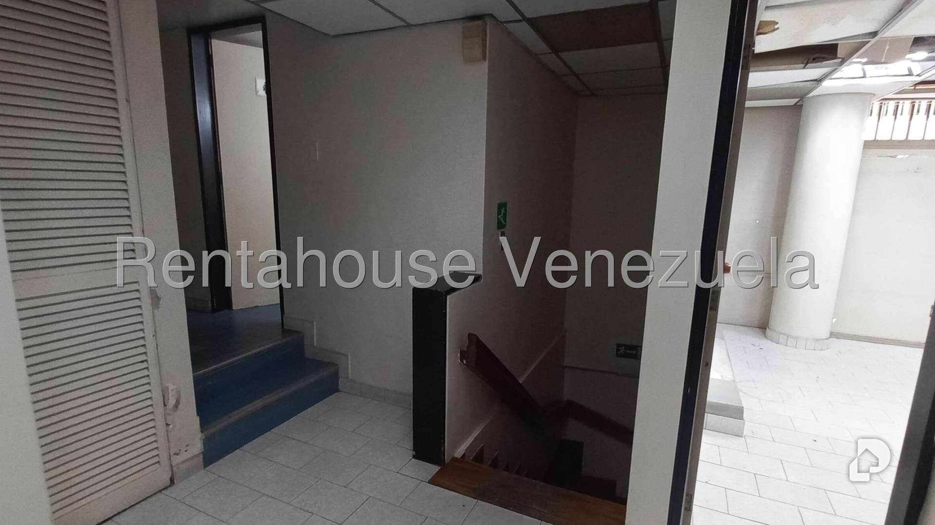 Local comercial en Parroquia La Candelaria, Caracas – 16