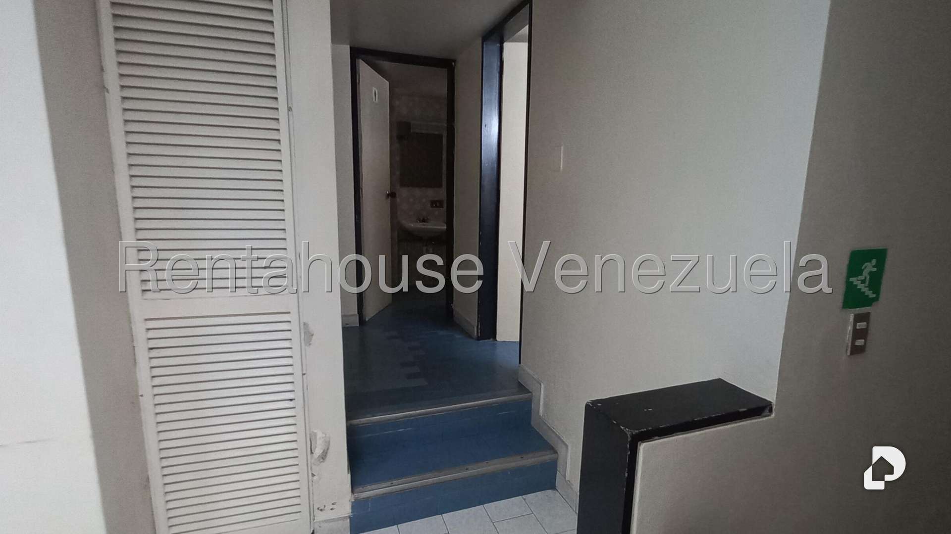 Local comercial en Parroquia La Candelaria, Caracas – 18