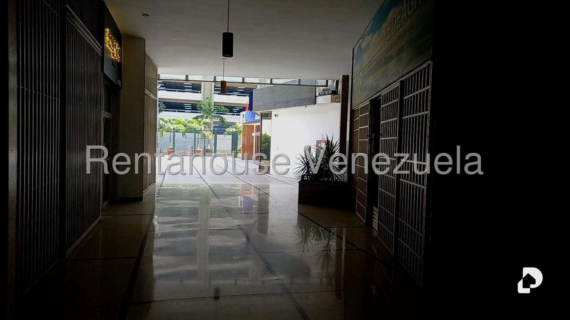 Local comercial en Parroquia La Candelaria, Caracas – 31