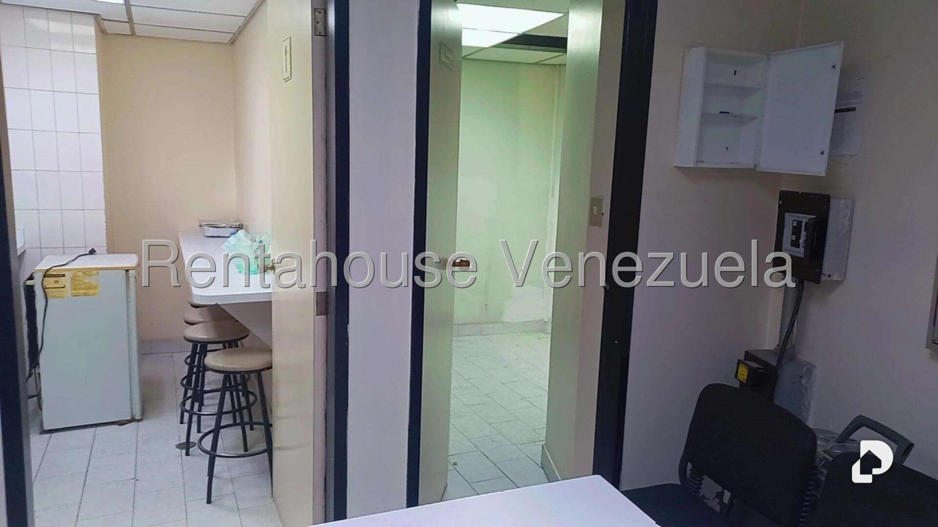 Local comercial en Parroquia La Candelaria, Caracas – 21