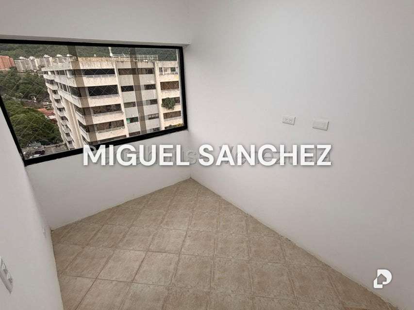 Apartamento en La Esmeralda, Caracas – 10