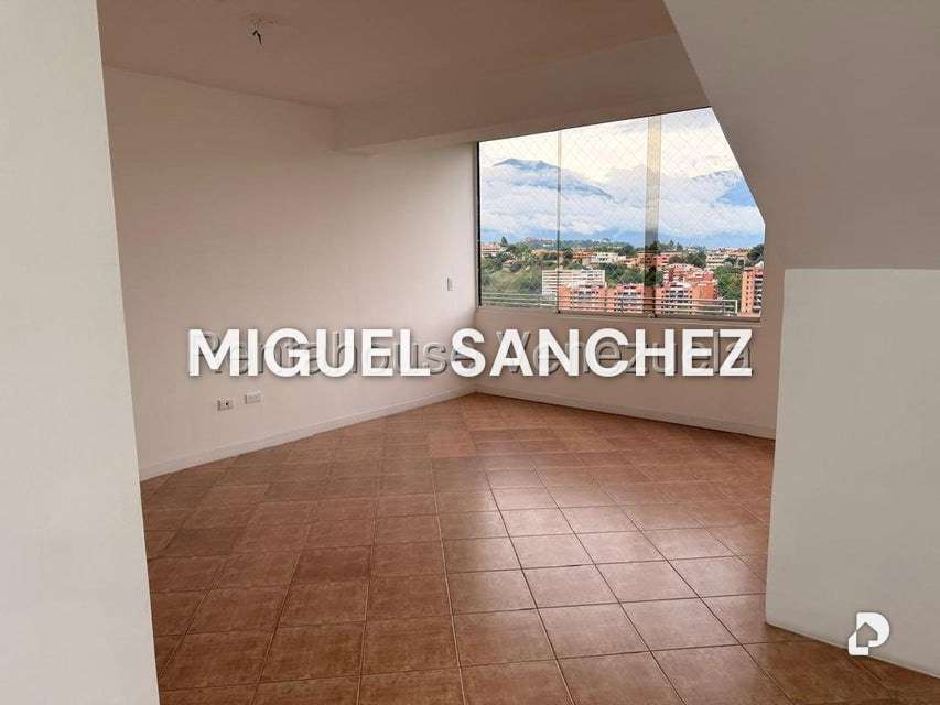 Apartamento en La Esmeralda, Caracas – 14