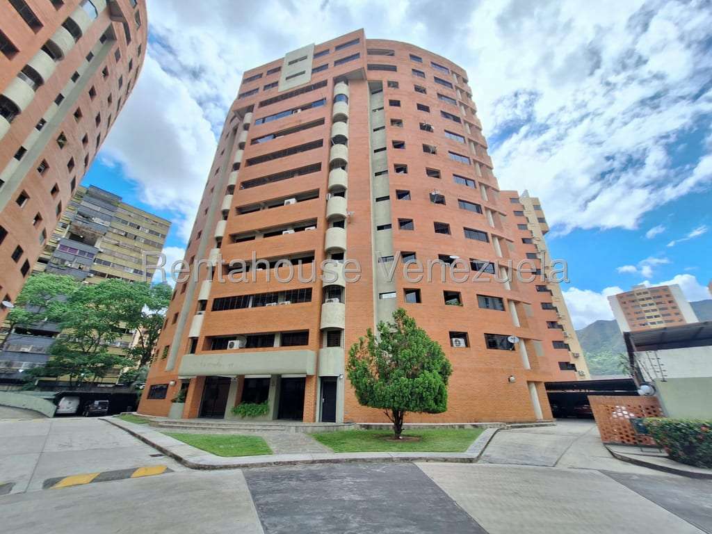 Apartamento en Ciudad Jardín Mañongo, Naguanagua - 1