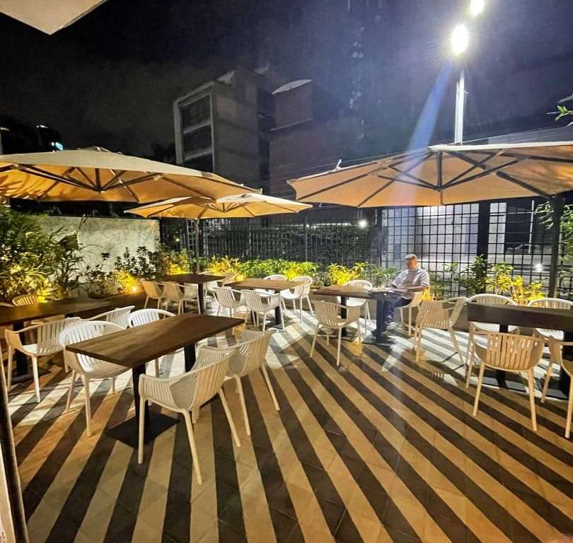 Local comercial en Las Mercedes, Caracas - 1