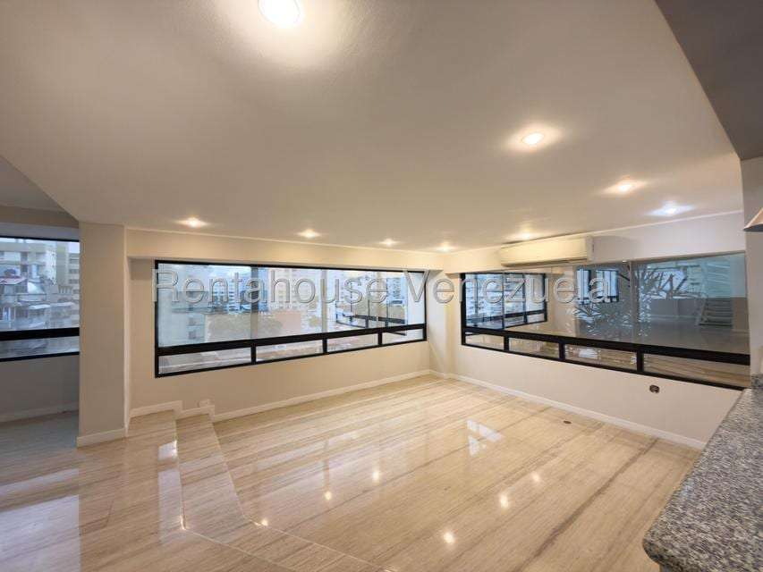 Apartamento en Los Palos Grandes, Caracas - 1
