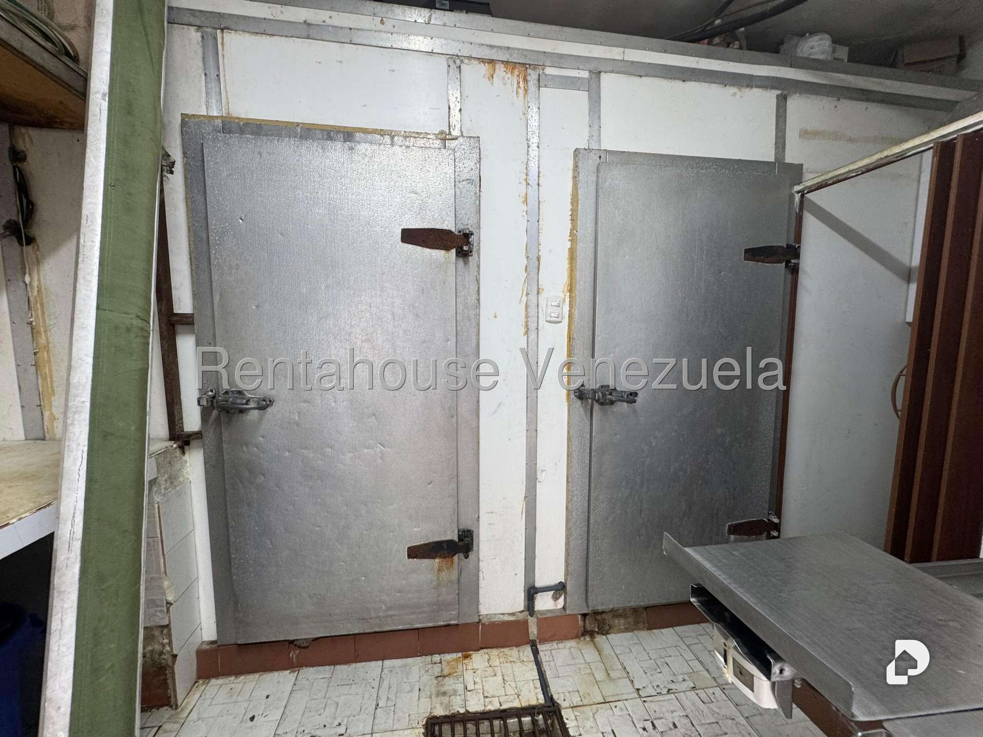 Local comercial en Bello Monte, Caracas – 14