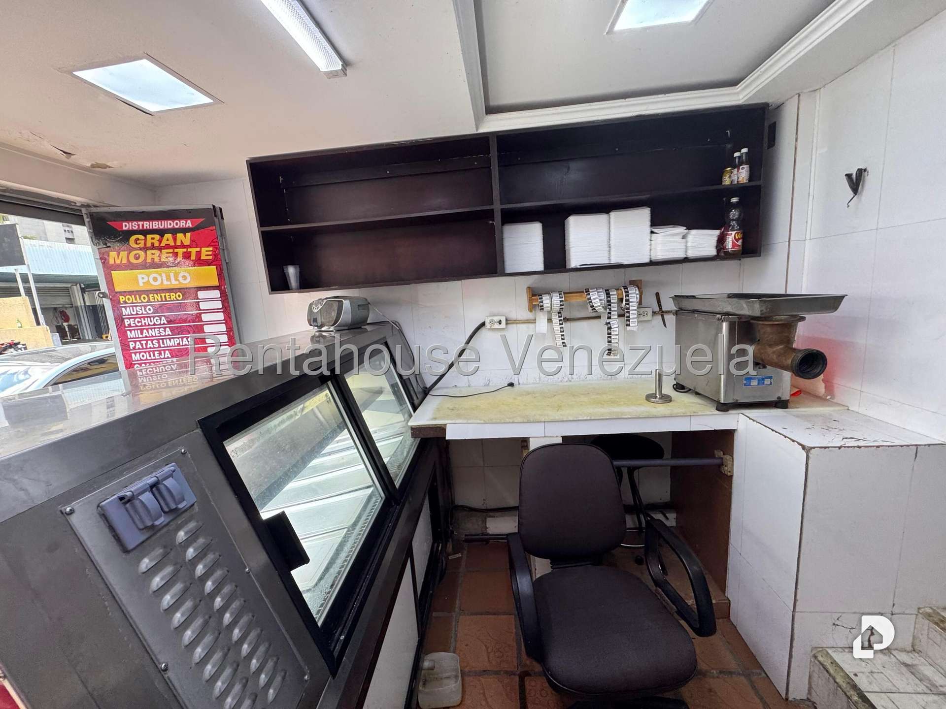 Local comercial en Bello Monte, Caracas – 5
