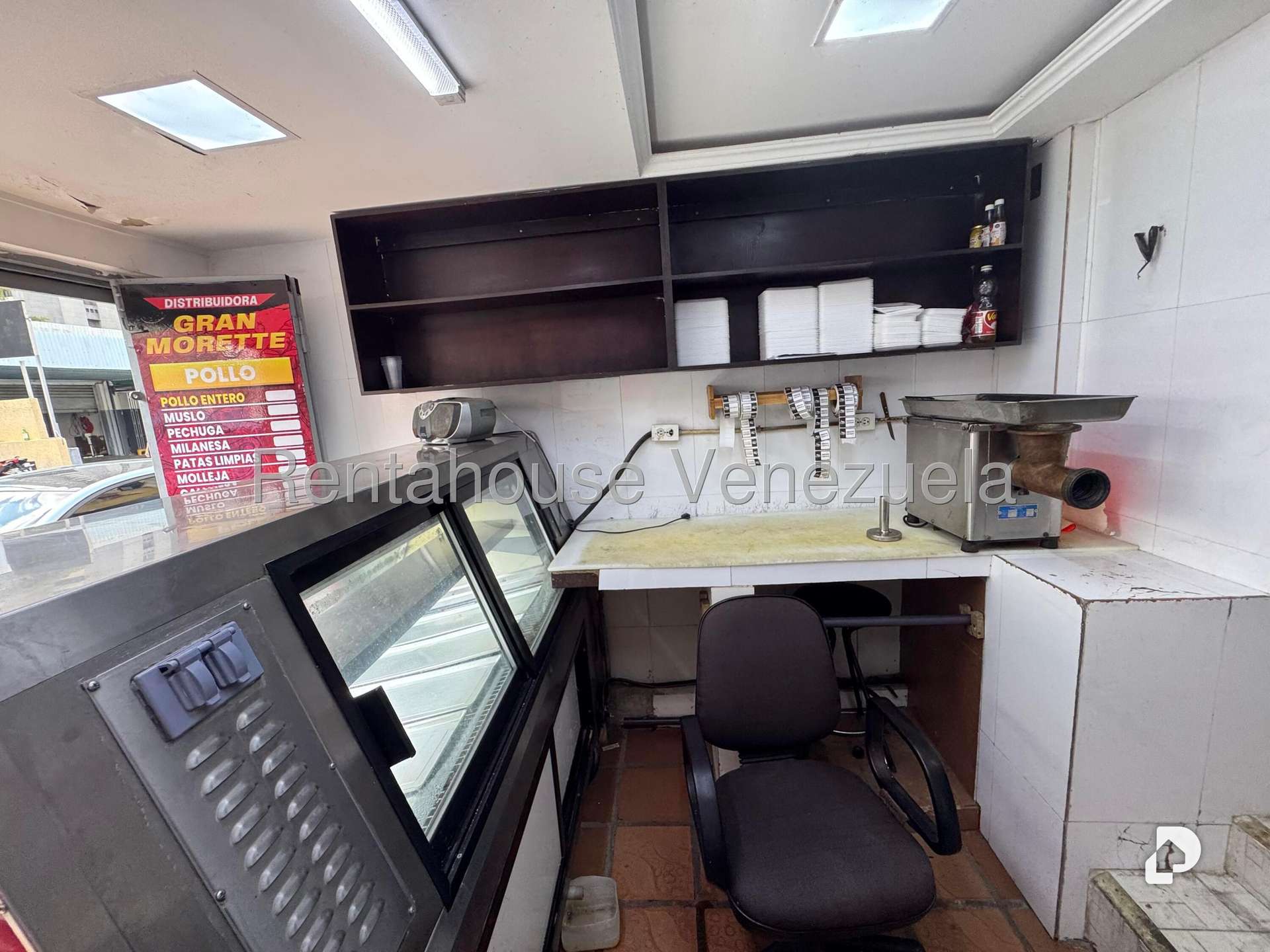 Local comercial en Bello Monte, Caracas – 5