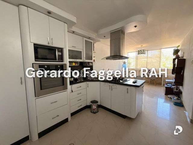 Apartamento en Los Naranjos Humboldt, Caracas – 2