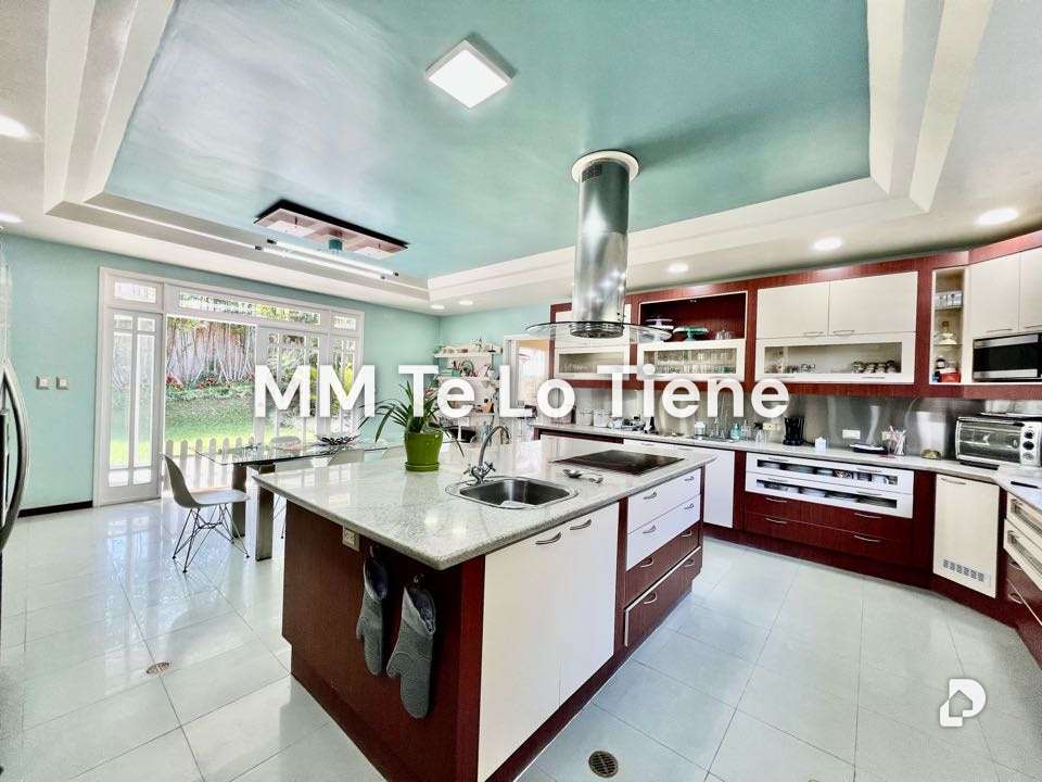 Casa en La Lagunita, Caracas – 30