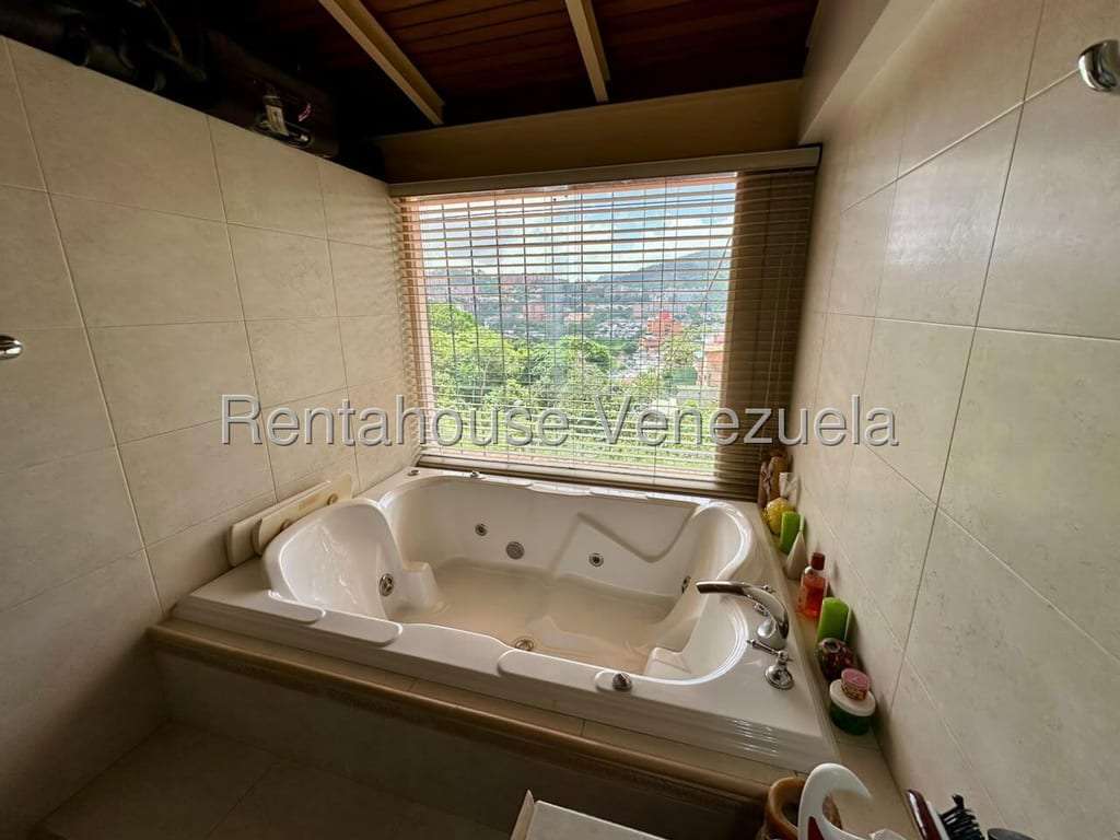 Casa en Lomas De La Trinidad, Caracas