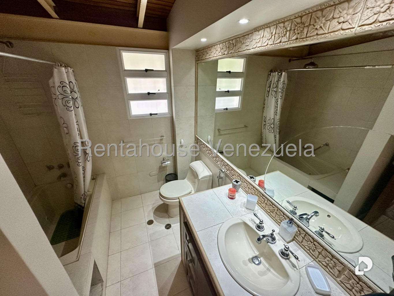 Casa en Lomas De La Trinidad, Caracas – 29