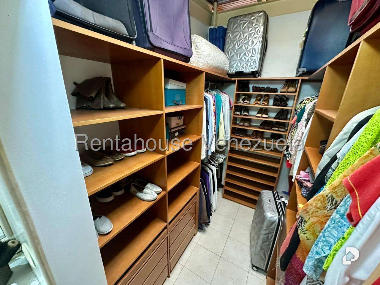 Casa en Lomas De La Trinidad, Caracas – 33