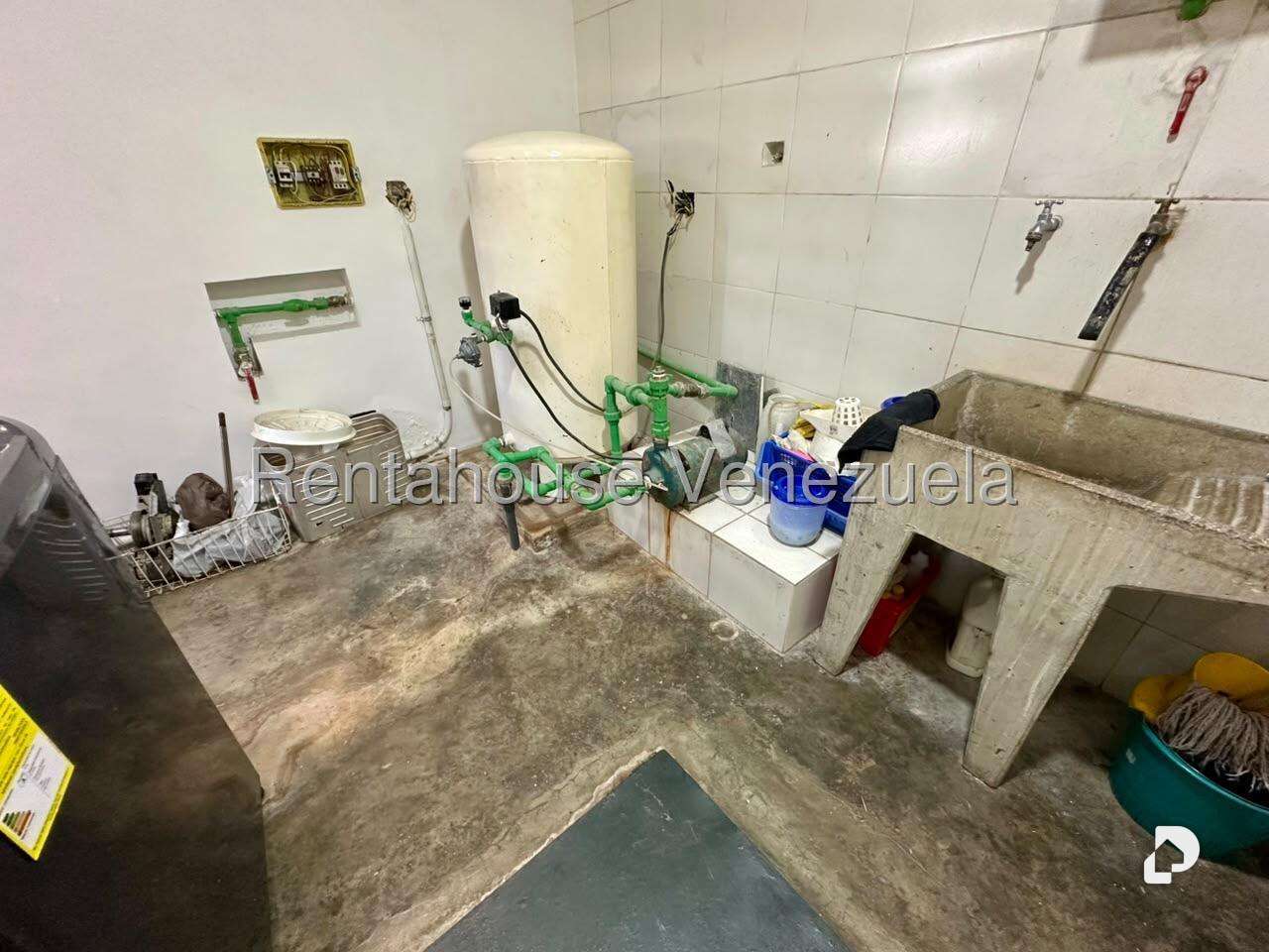 Casa en Lomas De La Trinidad, Caracas – 41