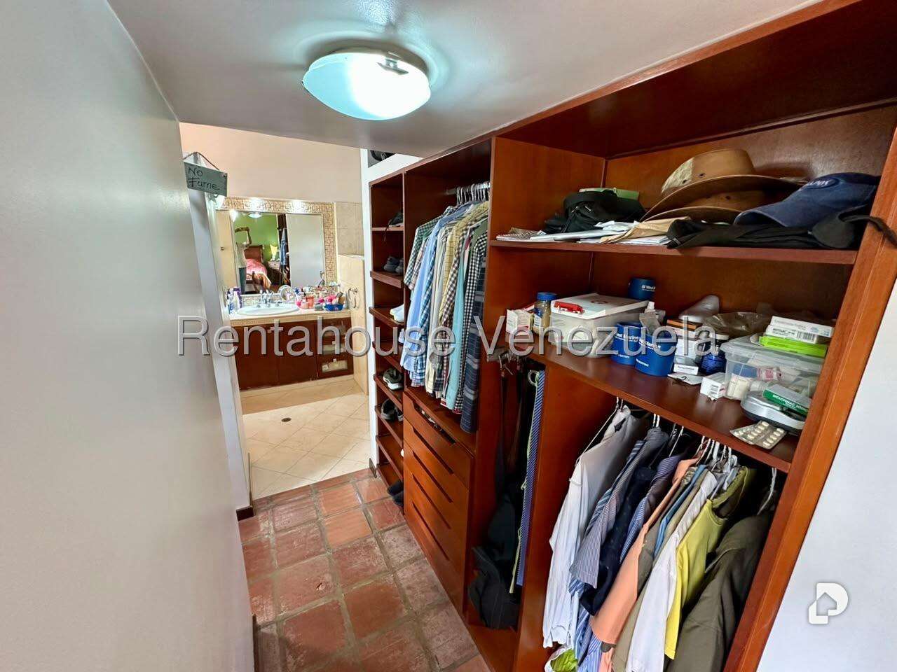 Casa en Lomas De La Trinidad, Caracas – 30