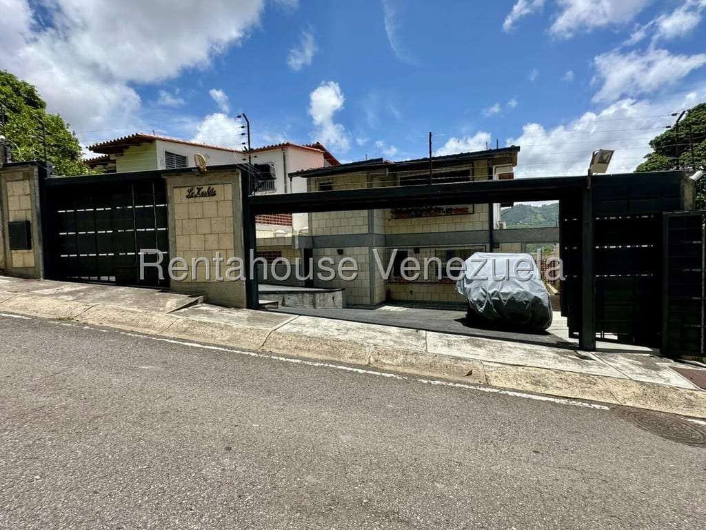 House in Lomas De La Trinidad, Caracas - 1