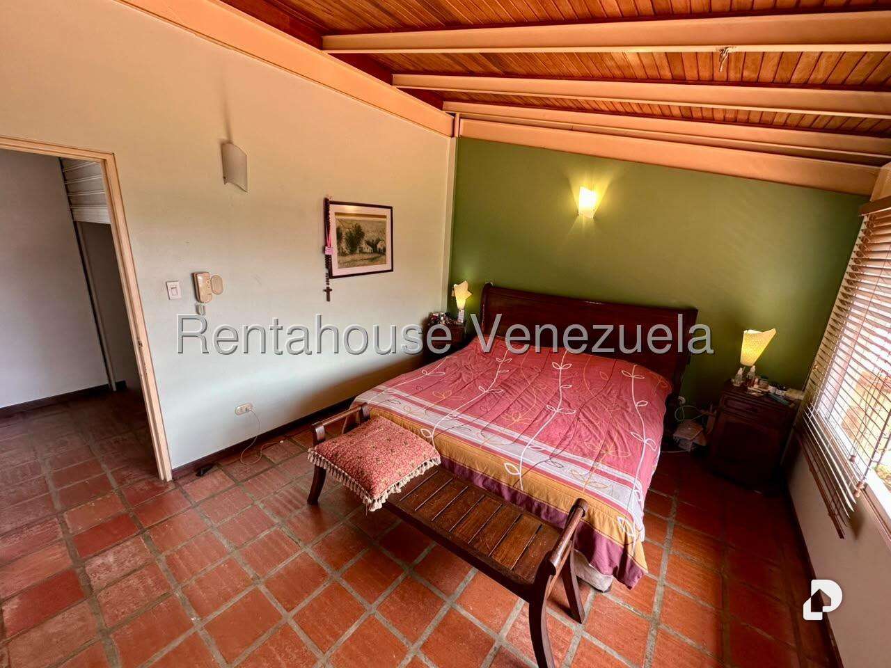 Casa en Lomas De La Trinidad, Caracas – 26
