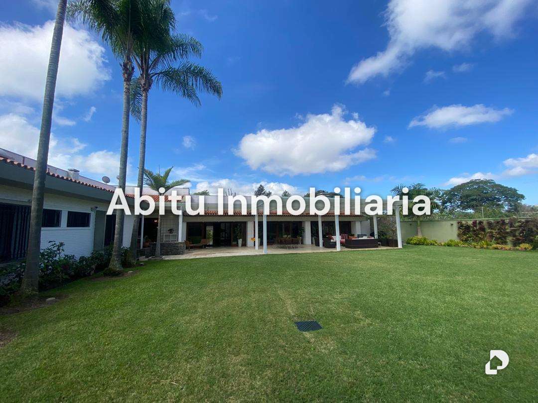 Casa en La Lagunita, Caracas – 1