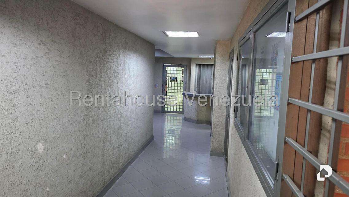 Edificio en La Trinidad, Caracas – 5