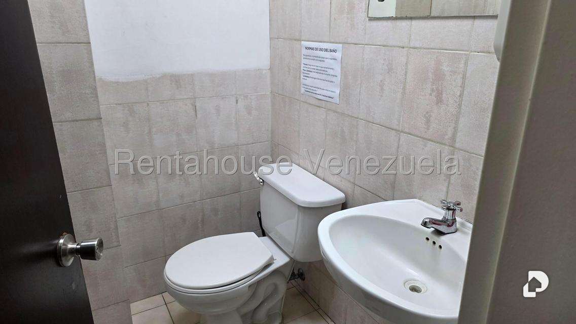Edificio en La Trinidad, Caracas – 8