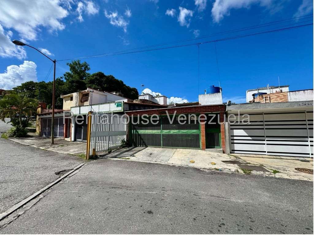 Casa en Lomas De La Trinidad, Caracas - 1