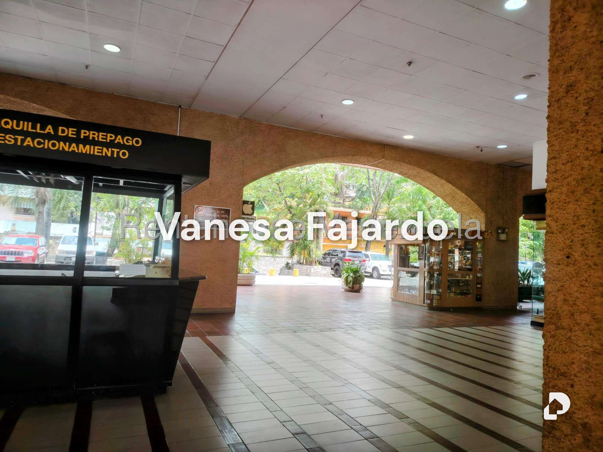 Local comercial en Prados del Este, Caracas – 13