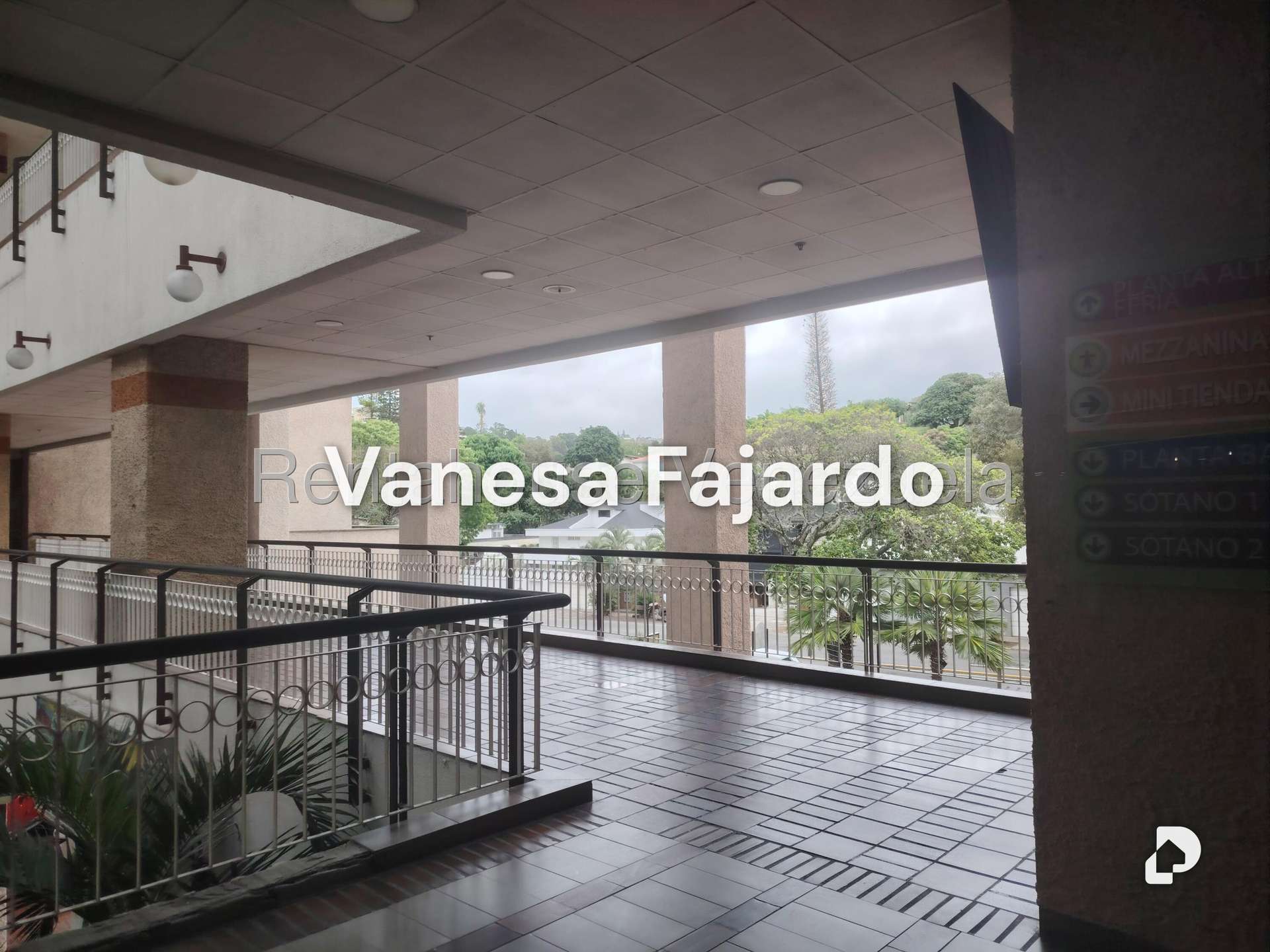 Local comercial en Prados del Este, Caracas – 16