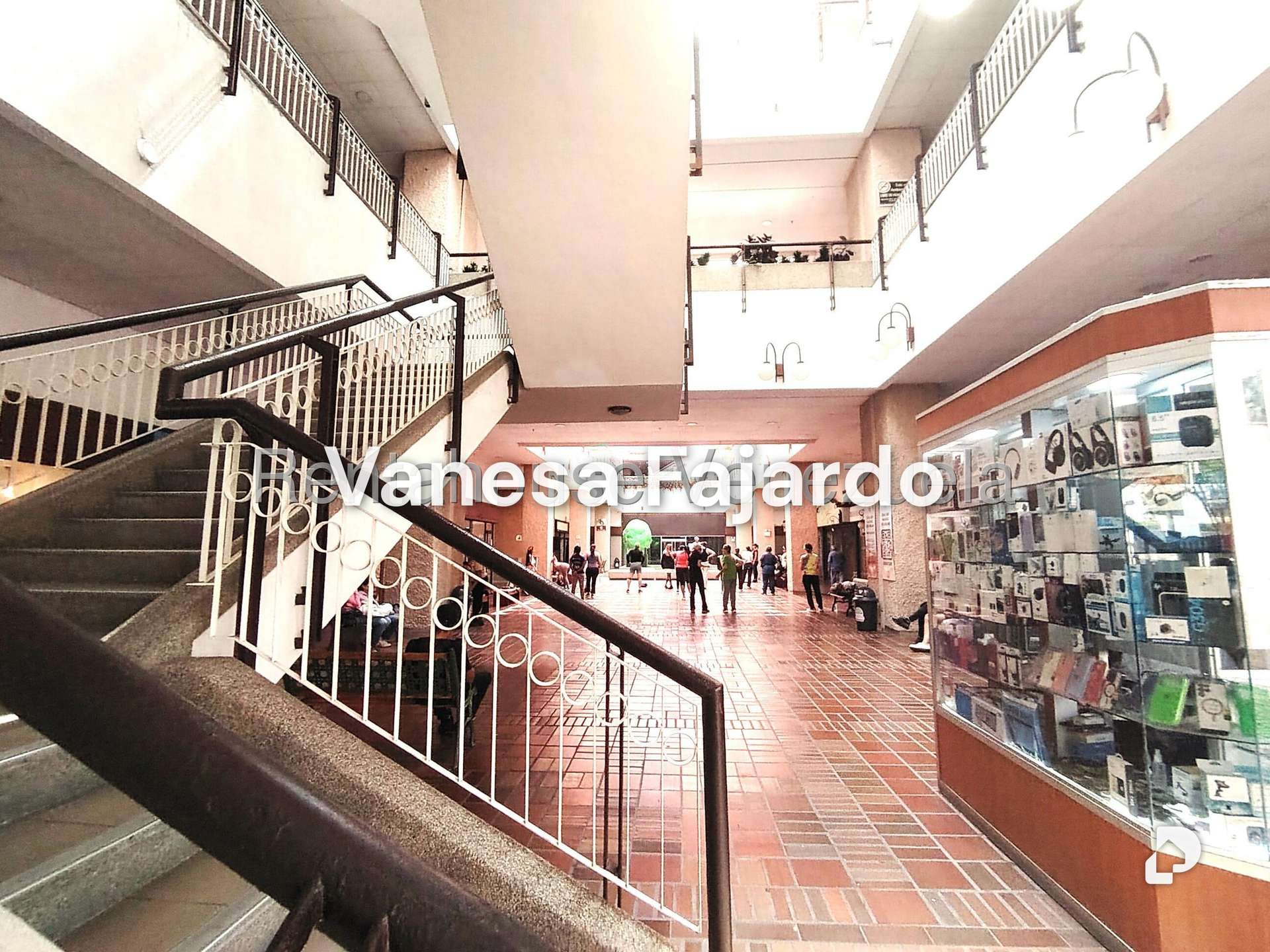 Local comercial en Prados del Este, Caracas – 19