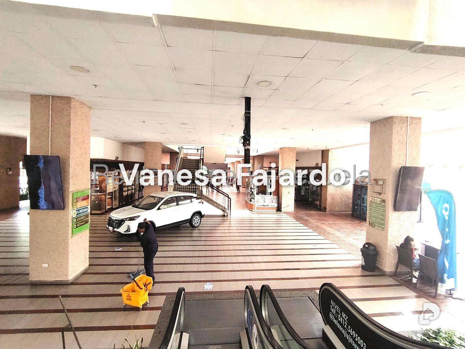 Local comercial en Prados del Este, Caracas – 21