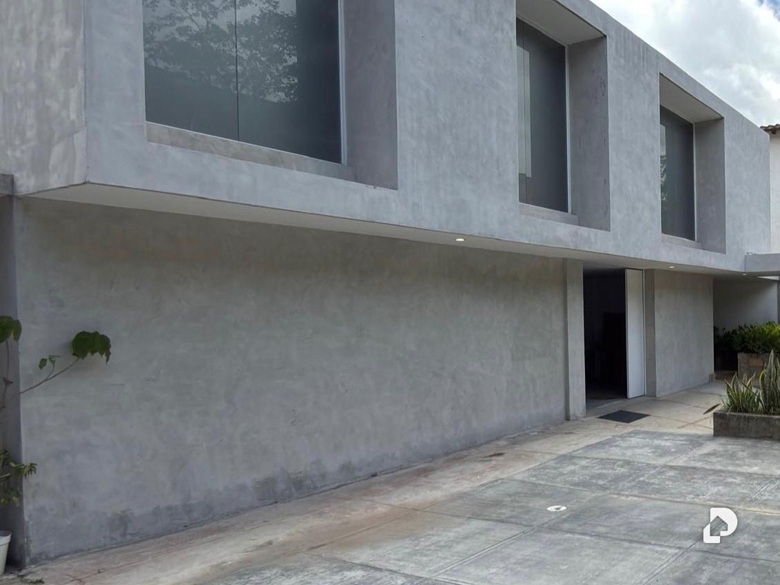 Office in Prados del Este, Caracas – 1