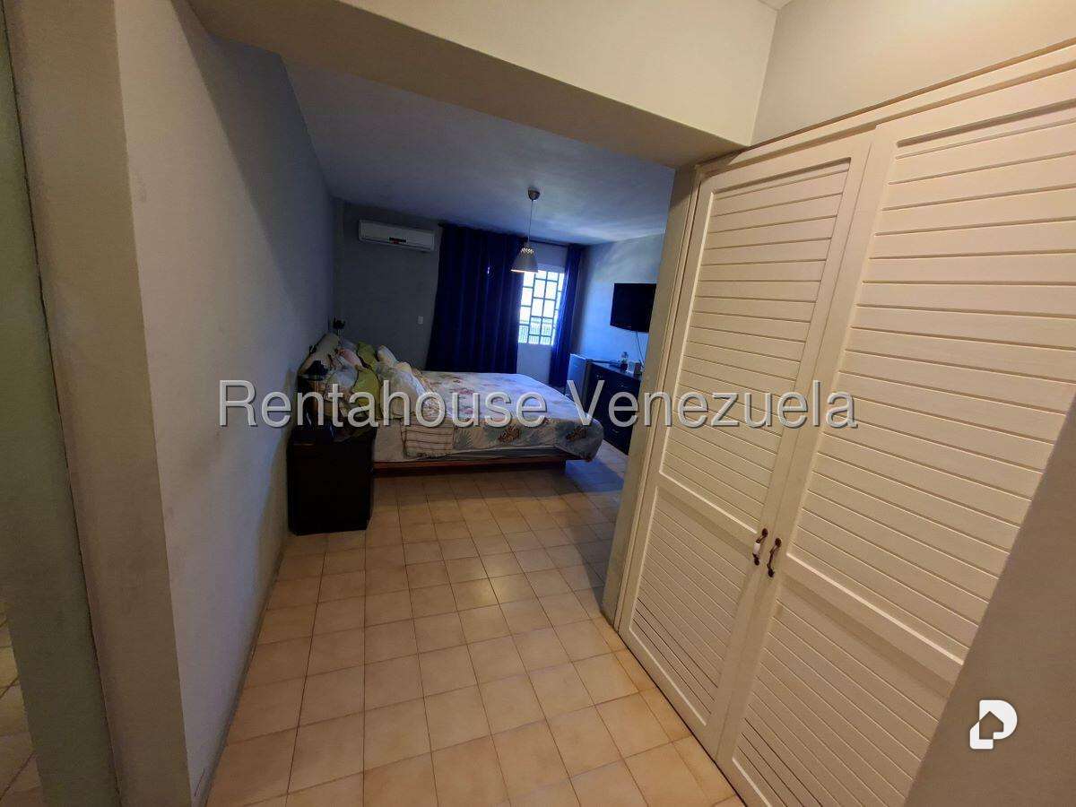 Casa en Cerro Verde, Caracas – 79