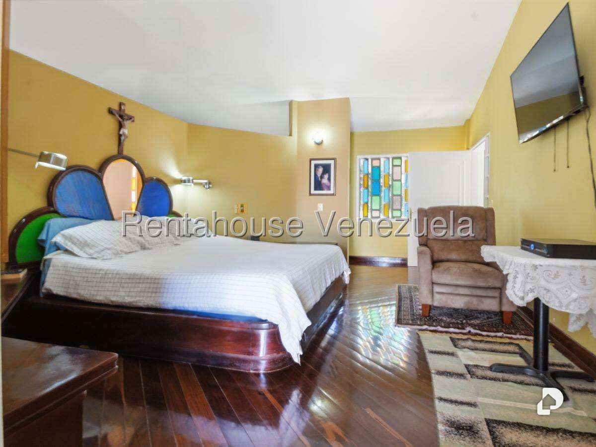 Casa en Cerro Verde, Caracas – 17
