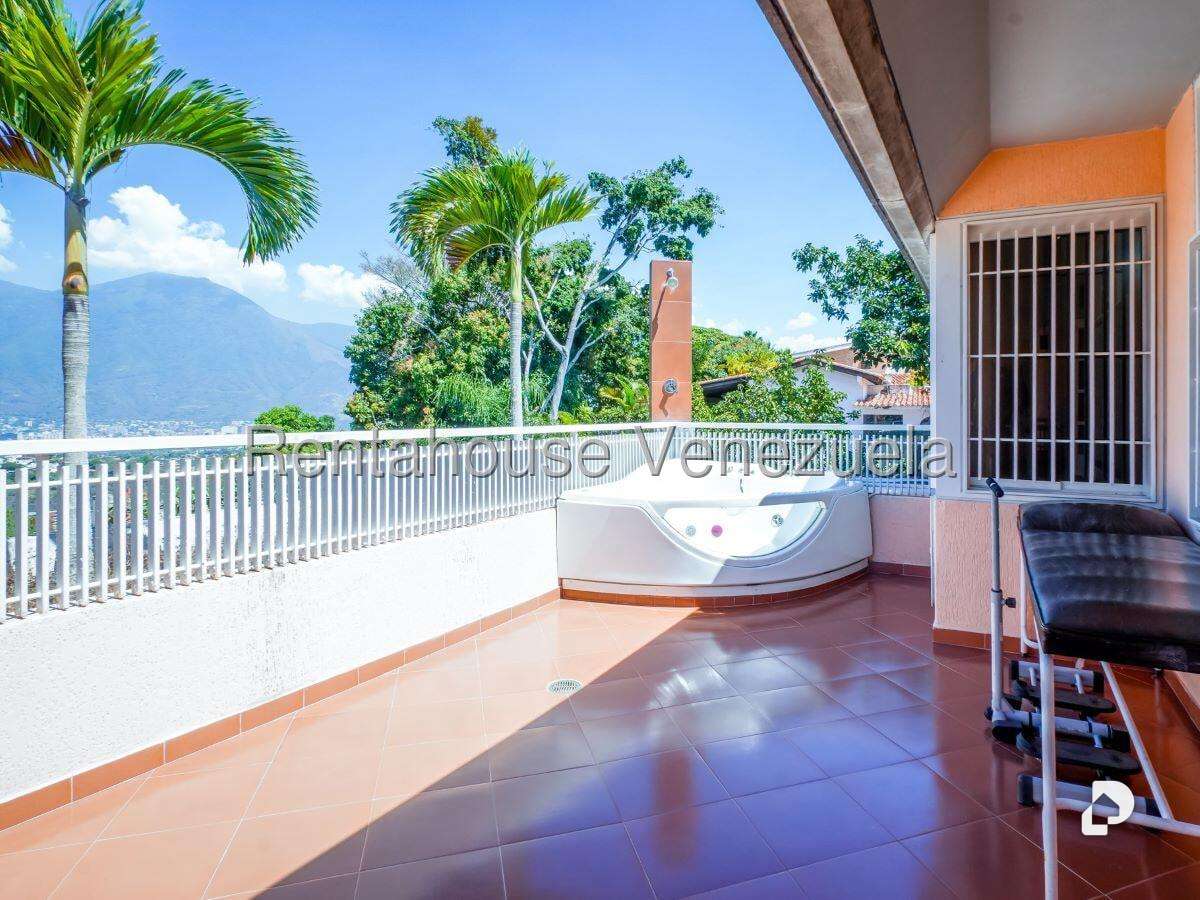 Casa en Cerro Verde, Caracas – 23