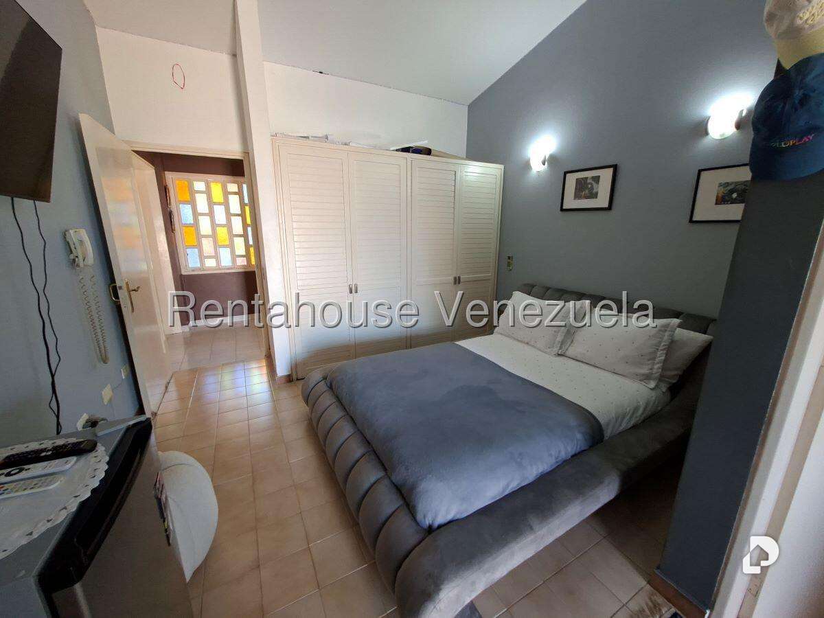 Casa en Cerro Verde, Caracas – 26