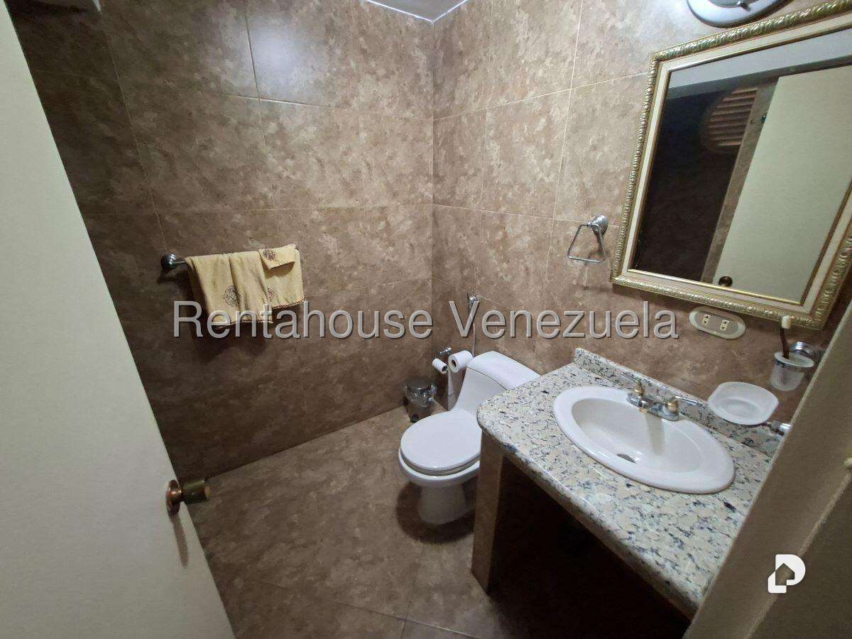 Casa en Cerro Verde, Caracas – 35