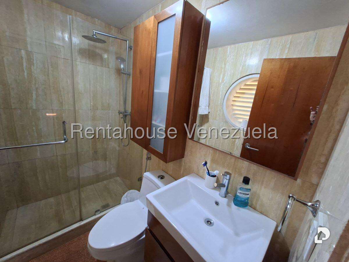 Casa en Cerro Verde, Caracas – 103