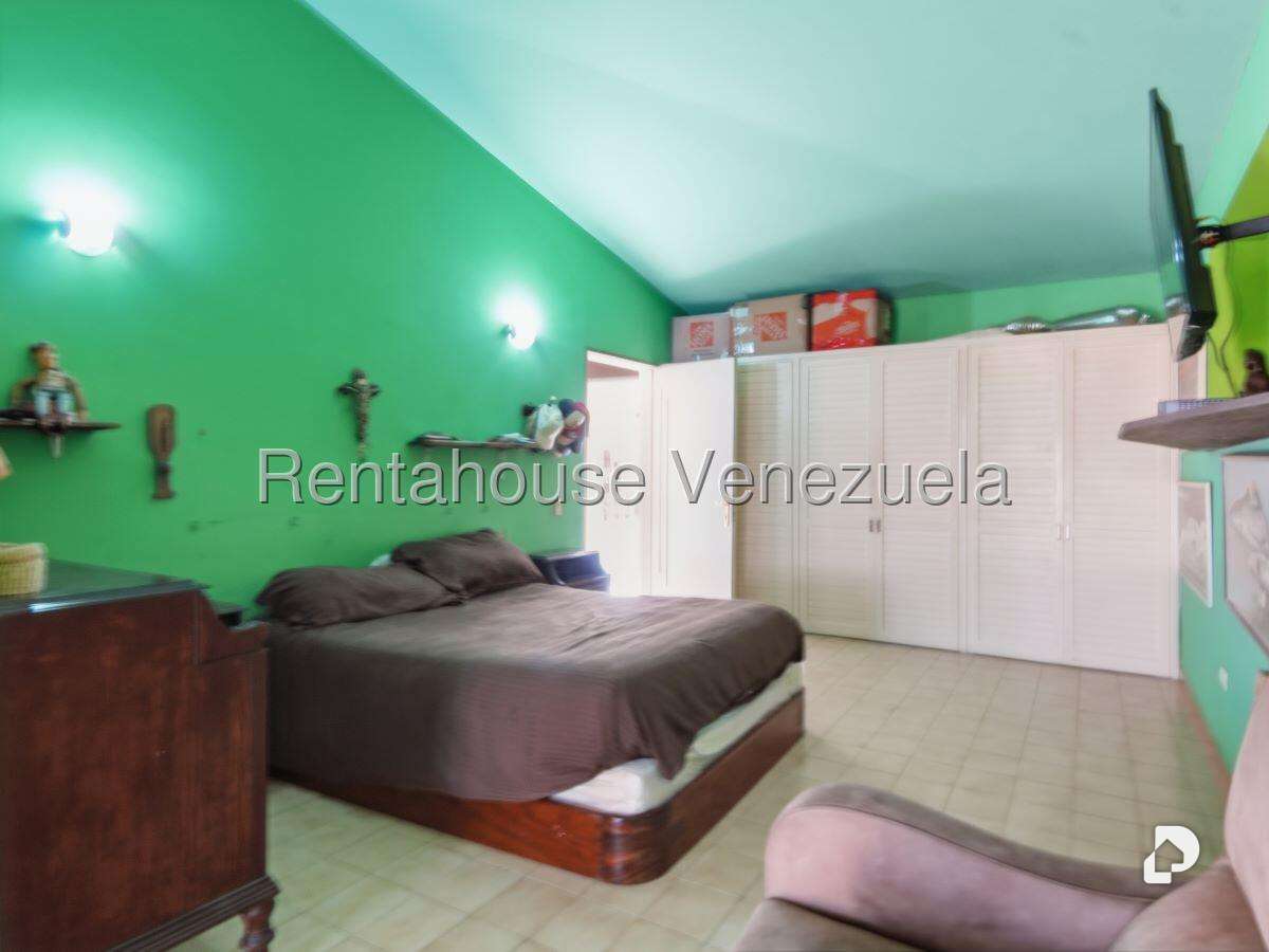Casa en Cerro Verde, Caracas – 29